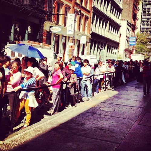 The line for the IPhone 5s in NYC goes down prince street, down to Greene, &amp; onto Houston&hellip