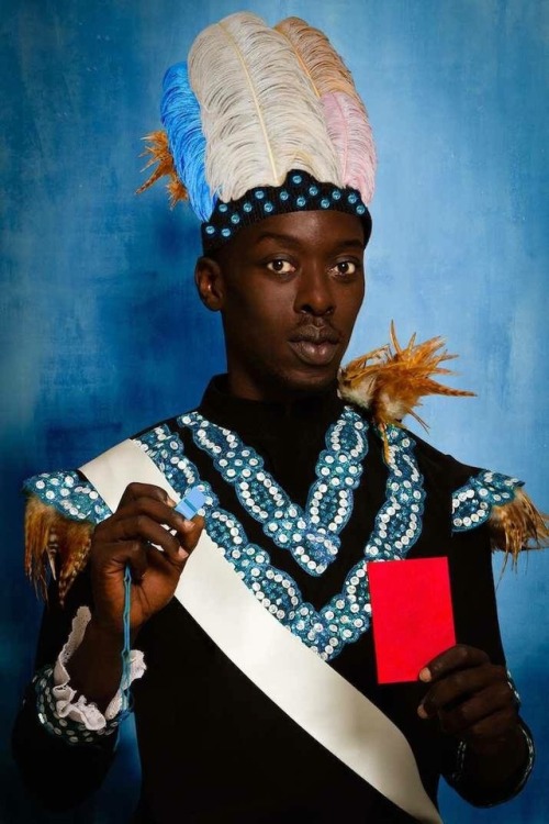 ohthentic:  adreciclarte:Self Portrait, 2014 by Omar Victor Diop  Oh