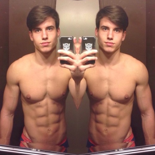 XXX gay-teen-posts:  if only this kind of body photo