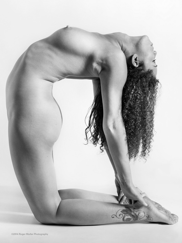 Amelia Simone&rsquo;s Ustrasana - Camel Pose ©2014 Roger Muller Photography