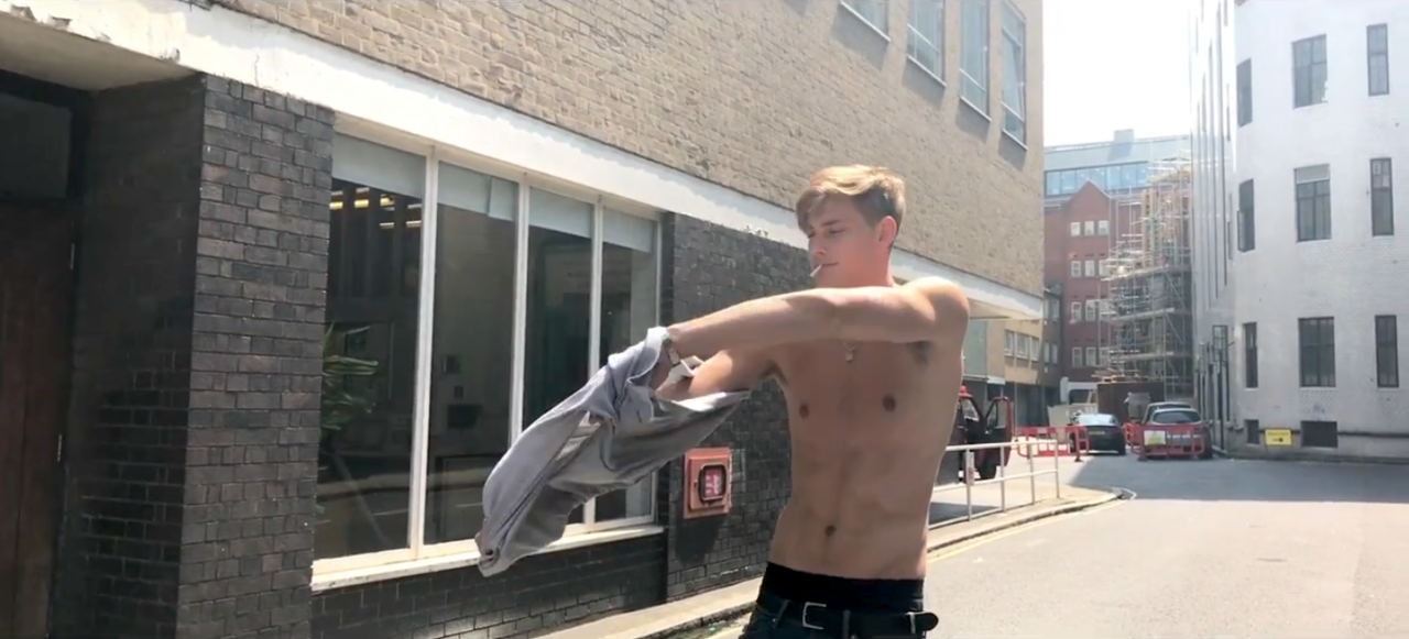 portaavions:  Rob Knighton for Select Men (Click here to watch the video)