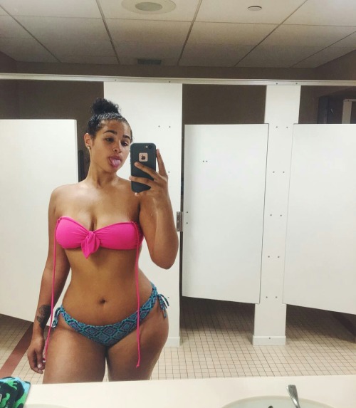 thefinestbeauties:  Janae Girard 🇵🇱🇫🇷🇮🇹ig: adult photos