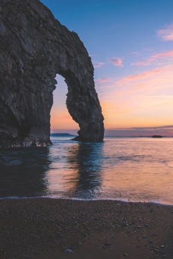 visualechoess:  Durdle Door - by: Thomas