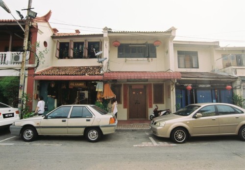 chupanhdao:Xe cũ trên đường phố Malacca, 2014. Malacca