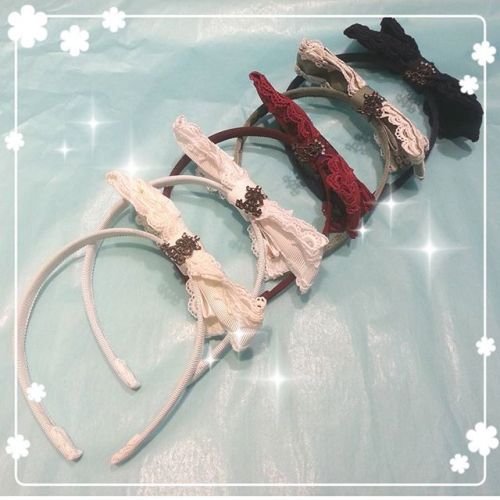 ♡ A headbow for any day of the week! ♡ Accent with the SECRET GARDEN grosgrain headbow for a touch o