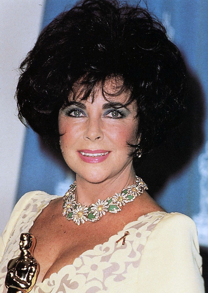 elizabitchtaylor:  Elizabeth Taylor at the 1992 Oscars after receiving the Jean Herscholt