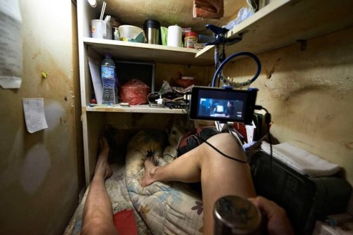 delenda-est:Life inside cage homes/bedspace apartments in Hong Kong, Benny Lam