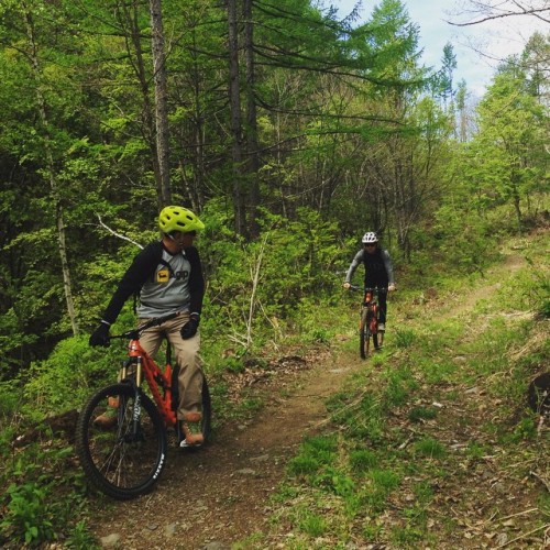 ridenorthstar: #dynaco の内嶋氏と#乗鞍MTBエンデューロ へ向けての打ち合わせ。今回はSSがひとつ増えて3つになります。そして秋のレースとも違いを出すことも決定。せっかく2回や