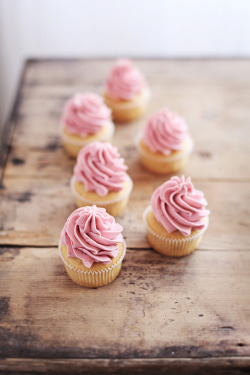 confectionerybliss:  Blondie Cupcakes With