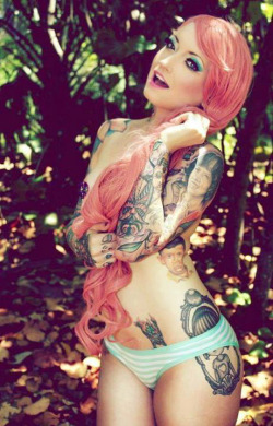 bitofanink:  Tattoo Babe Pics Photo via Tumblr