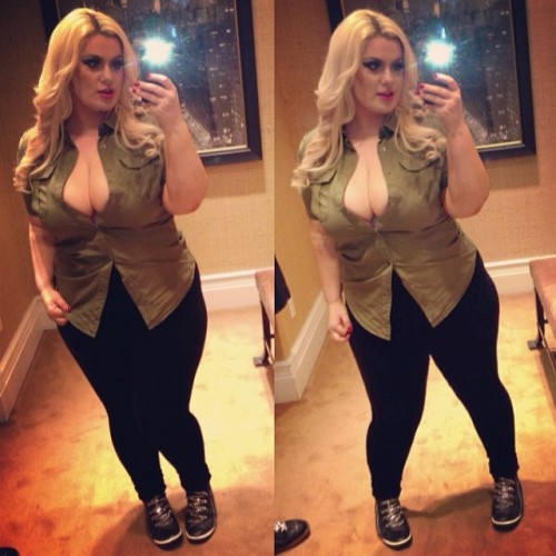 klaudiakelly:  Sometimes I like to try on men’s shirts. #unconvincingcrossdresser