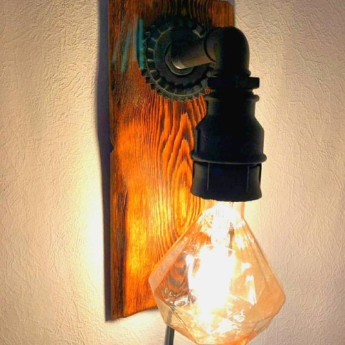 Светит светильничек! )) #lamp #lighter #vintage #rustic #loft #industrial #klsplus #wood #pipelamp #