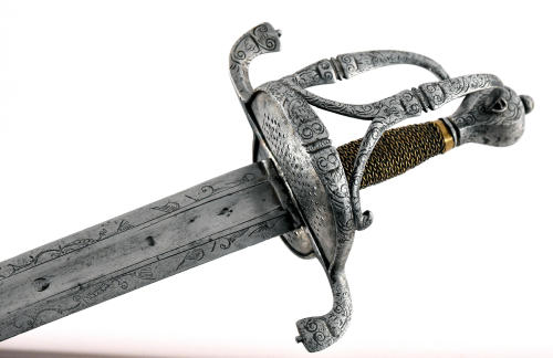 peashooter85:Swedish officer’s sword, circa 1600.from Probus Auktioner
