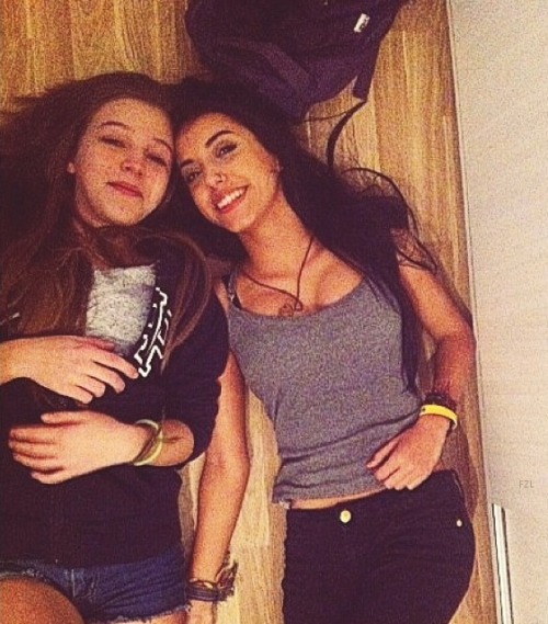 lipstick-lesbian:♀♡♀