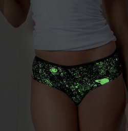 basingtei:  moarrrmagazine:  Glow in the Dark Solar System Underwear by makeitgoodpdx  &ldquo;So what’s on the backside?&rdquo;&ldquo;Uranus&rdquo;  these panties are out of this world~ &lt; |D&rsquo;&ldquo;