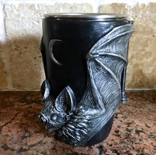 foxtrot-witch:michaeldellamorte:Vampire Bat Mug, by Dellamorte & Co.https://www.etsy.com/shop/De