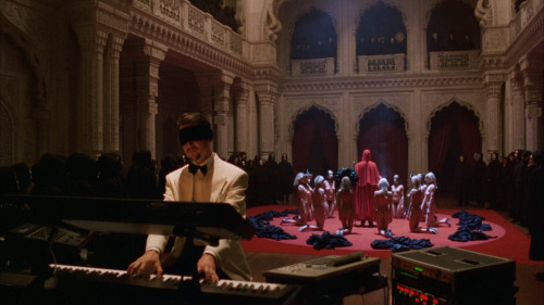 raysofcinema:  EYES WIDE SHUT (1999)Directed by Stanley KubrickCinematography by Larry Smith