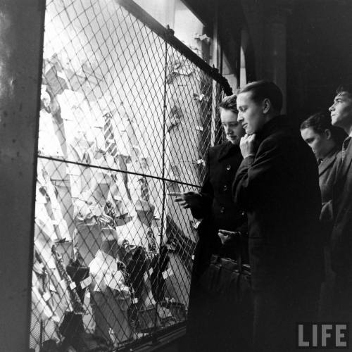 Window shopping for ties(William J. Sumits. 1949)