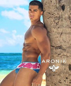 frickssexyfashion:  aronikswim:Happy Sun-Day! ☀️ Aronikswim.com Jay Torres for Aronik!