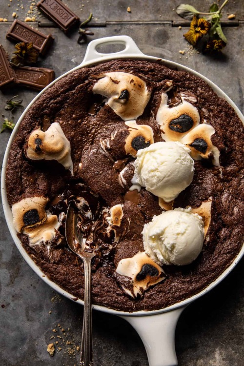 fattributes:Gooey S'mores Skillet Brownie