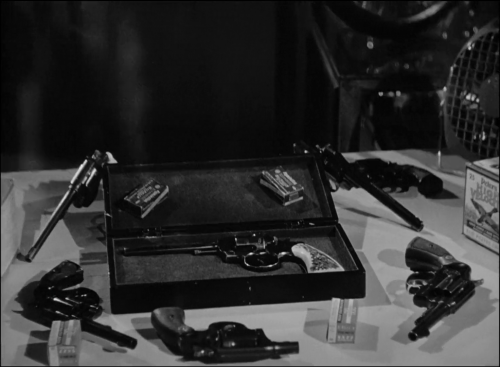 365filmsbyauroranocte: Gun Crazy (Joseph H. Lewis, 1950): empty spaces 