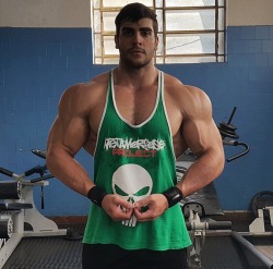 musclegodselfies:  huge brazlillian muscle god hungry for more size