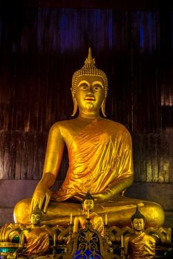 scottofothefuture:  Buddha Statue 