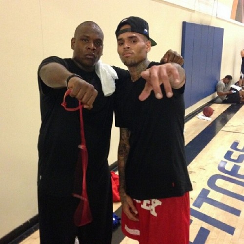 lovingcbreezy:With a fan at the gym this evening  in LA.stop working out :(