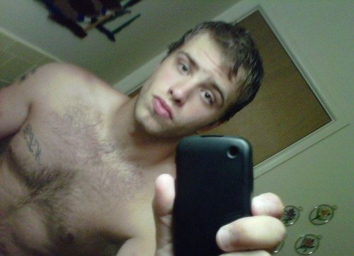 thecircumcisedmaleobsession3:  23 year old straight guy from Saint Charles, MO 