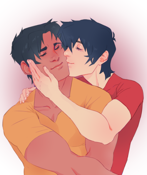 smoochtober day 3 -  kiss on the cheek this is rly l8 bcz we ve had family over the last w