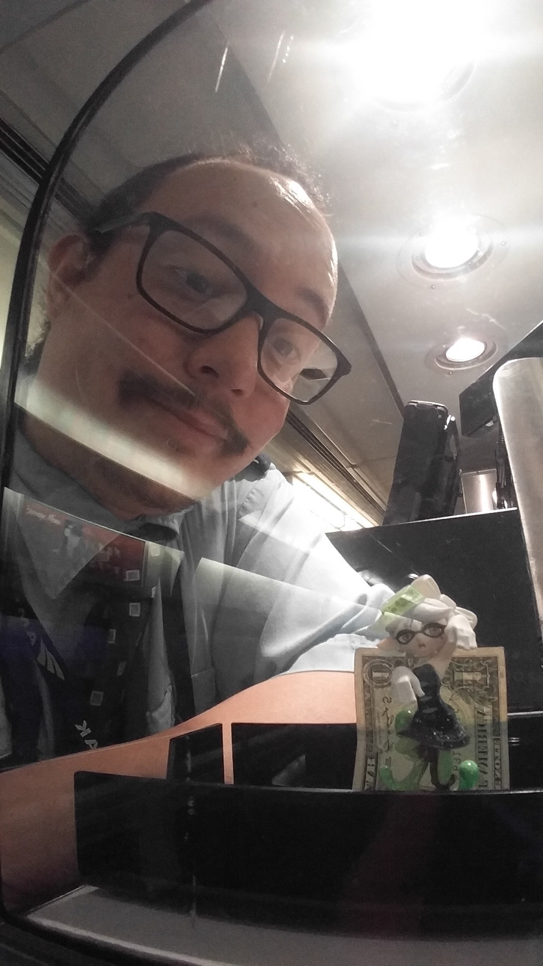 snaxattacks:  supersillyshyguy:So I placed Marie in my tip cup to celebrate St. Patrick’s