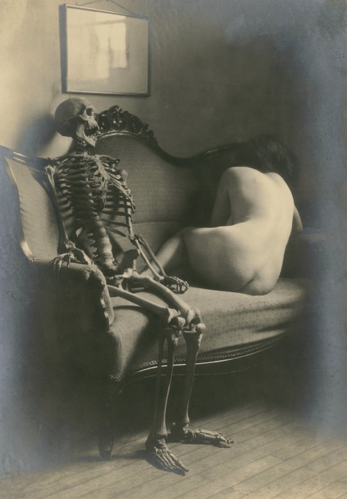 magictransistor:  Franz Fiedler, Narre Tod mein Spielgesell (Fool Death, My Playmate), Dresden, c. 1922. 