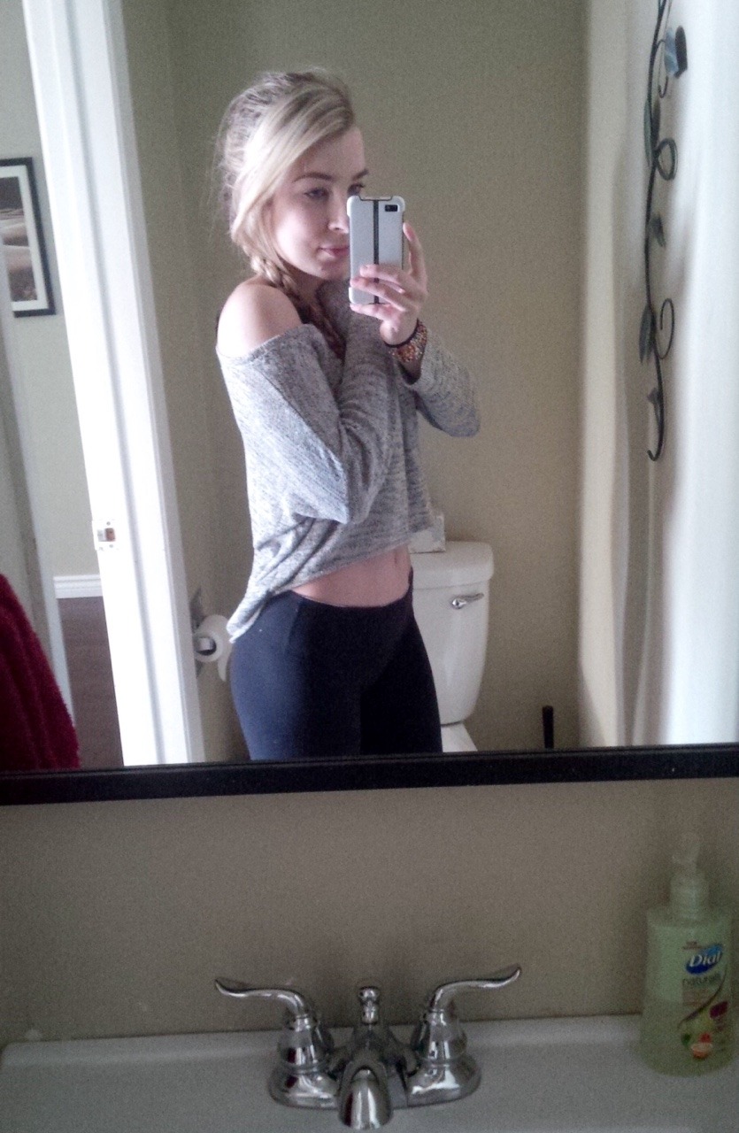 oatsnjen:  Crop tops make me feel cute