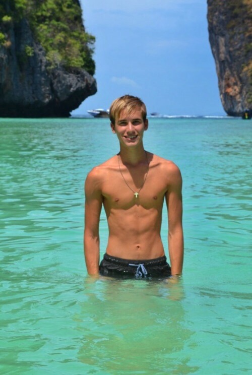 islandjon:  Not just body parts. IslandJon has the entire hot package of the nastiest, tastiest real men and gorgeous boys. In our tropical paradise.  http://IslandJon.tumblr.com - only the best!   FOLLOW and REBLOG to join the party!