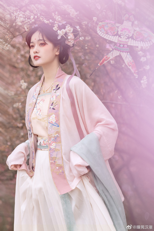 chinese hanfu by 瞳莞汉服