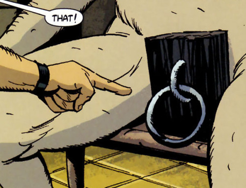 sinbadism: occultdigest: gingerisaspice: ginchycomics: [B.P.R.D. - The Dead] a reason to read bprd H