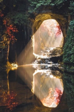 maureen2musings:    Nomizo Falls, Japan     @takaphilography    