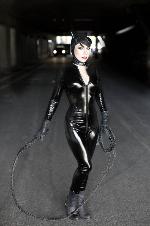 demonsee:  Catwoman  porn pictures