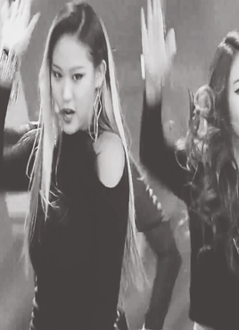 mykpopblacknwhite - Ihasdinowoo