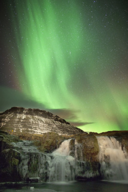 55mint:   Frozen Waterfall, Kirkjufell  