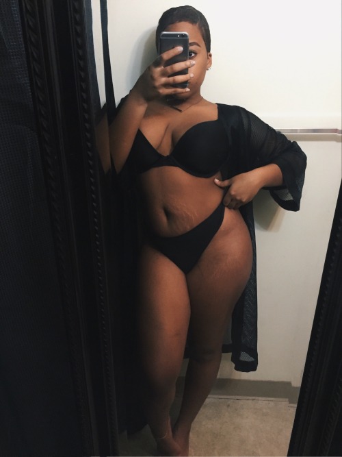 fashionablyblack:  i bet you thought you were going to see this tall, skinny, perfect skinned hottie when you scrolled down. i don’t apologize 🙃 