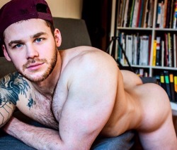 Insta-Hunk:  Instagram: @Matthewcamp 