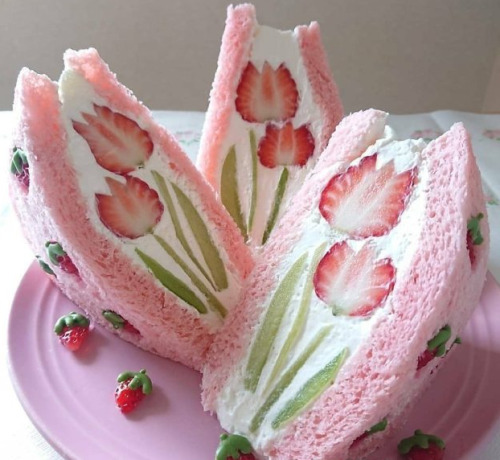 tradcatholicgirl: This looks beautiful and delicious