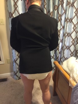 attend2me:  Trying on my suit jacket for