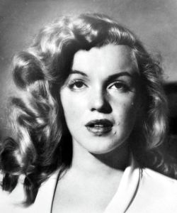 retrogasm:  Memorial Day Marilyn Monroe-A-Thon