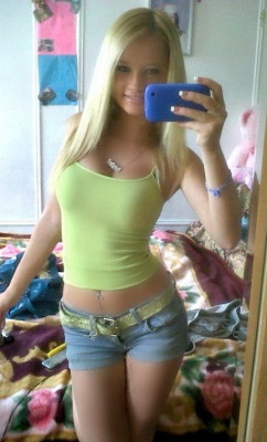 hot-blonde-girl:Blonde babe http://hot-blonde-babe.blogspot.com/