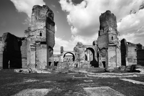 italianways:“Roma. Le colonne dell’Impero” - © Mario Vidor(via Italian Ways)