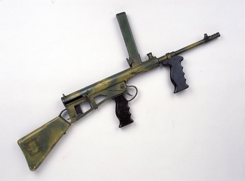 The Owen Submachine Gun, The Australian gun designed by a teenager.First produced in 1943, the Owen 