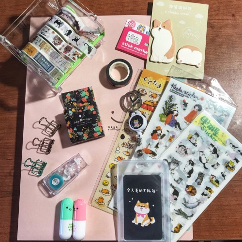 AliExpress Haul!My stationary came in today! I got seven different Washi tapes, a tape dispenser, th