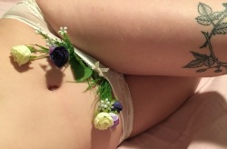 crybrary:  🍑 check out my lil leg hairs 💖 (out take from the other night)  🌺no gross comments! You will be blocked🌺